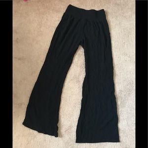 Black flow pants